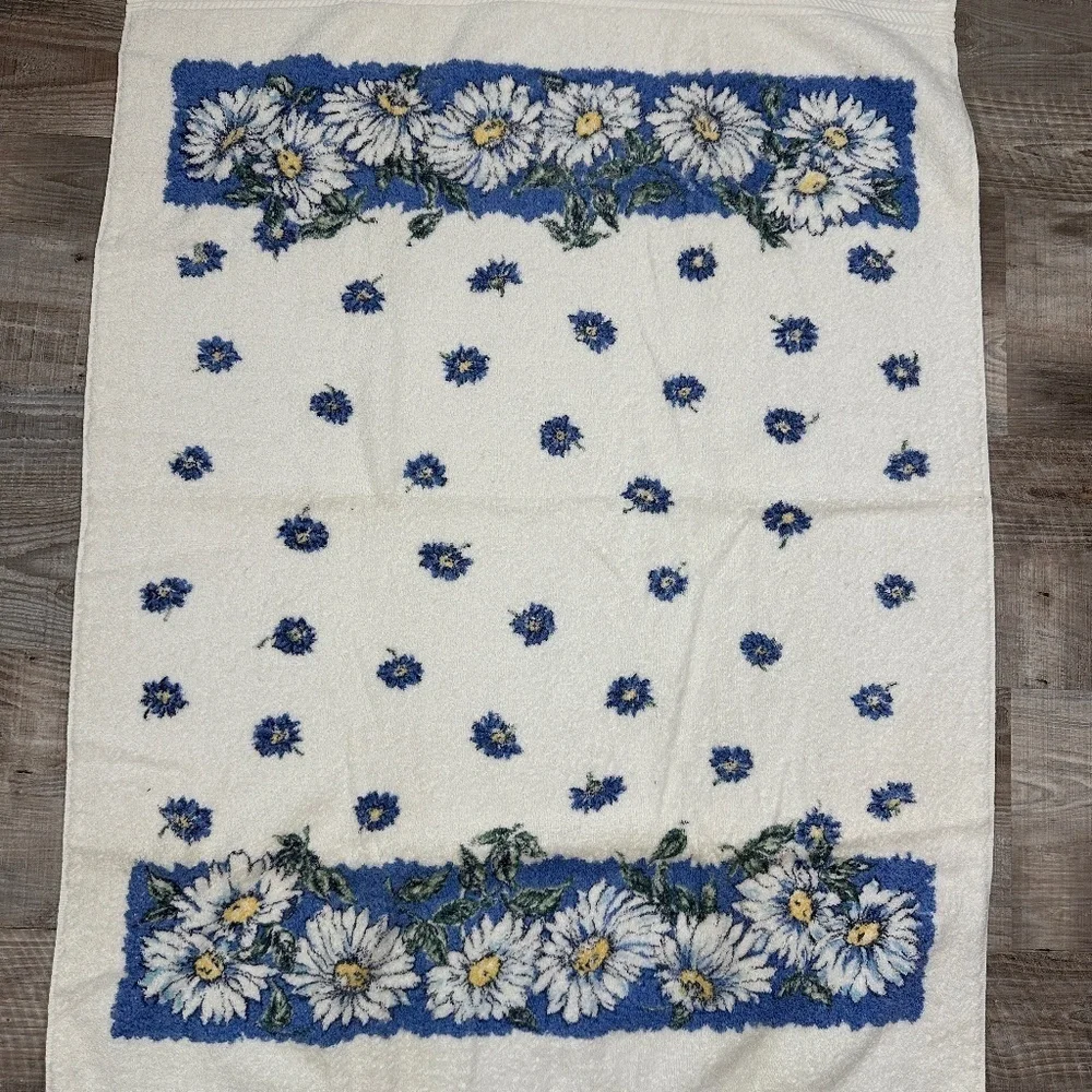 Vintage~ Cannon Bath Towel~Bright Blue Flowers~1960/1970's~ New Condition